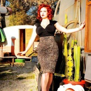 Leopard pencil skirt by Pinup Couture
